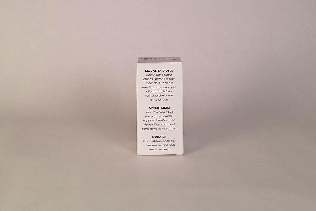 Candela più inutile del mondo di ForseNO., gadget ironico da regalare a Natale.