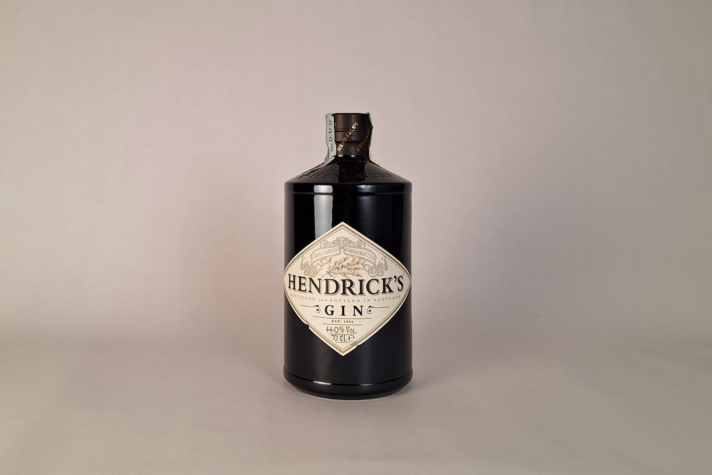 Idea regalo originale per amanti del gin & tonic con gin e toniche