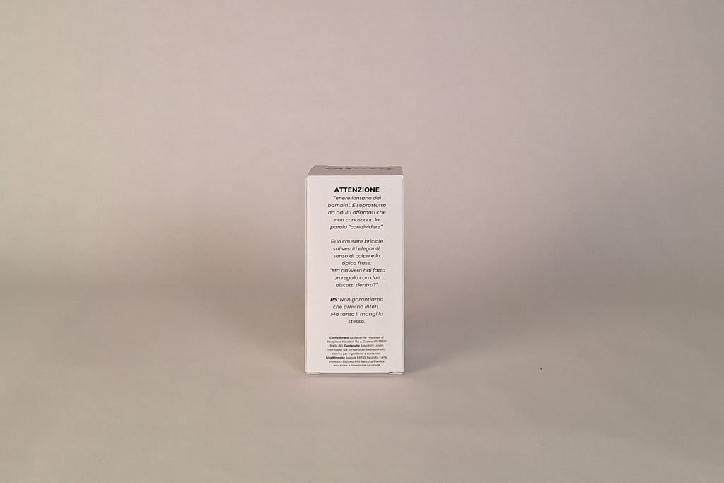 Idea regalo natalizia divertente con biscotti avanzati ForseNO. perfetta per amici ironici.