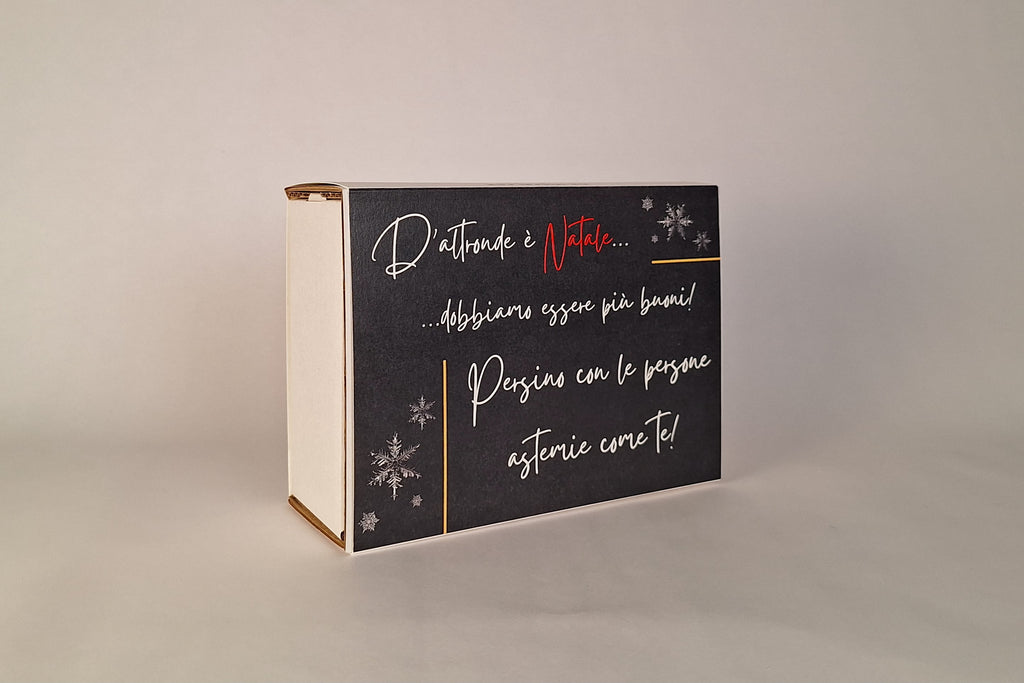 Confezione natalizia analcolica elegante con drink floreale