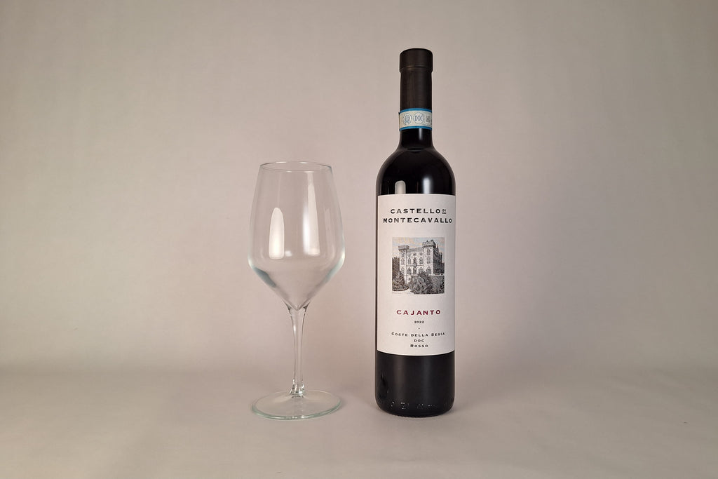 Cajanto Castello di Montecavallo, vino rosso Nebbiolo e Vespolina per brindisi di Natale
