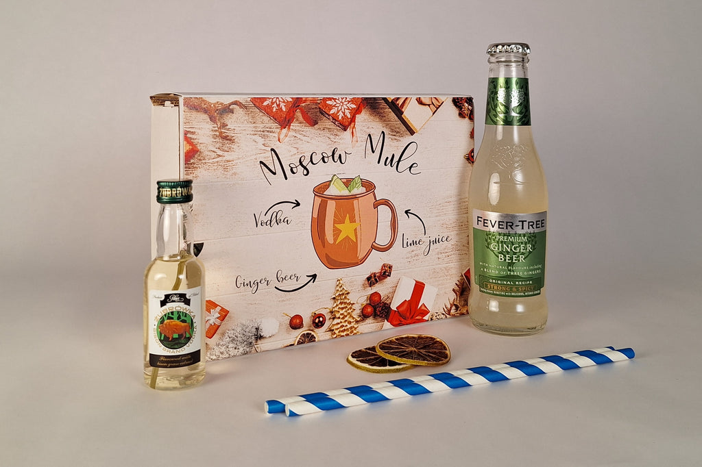 Contenuto del Kit Moscow Mule Natalizio con vodka, ginger beer e ricetta
