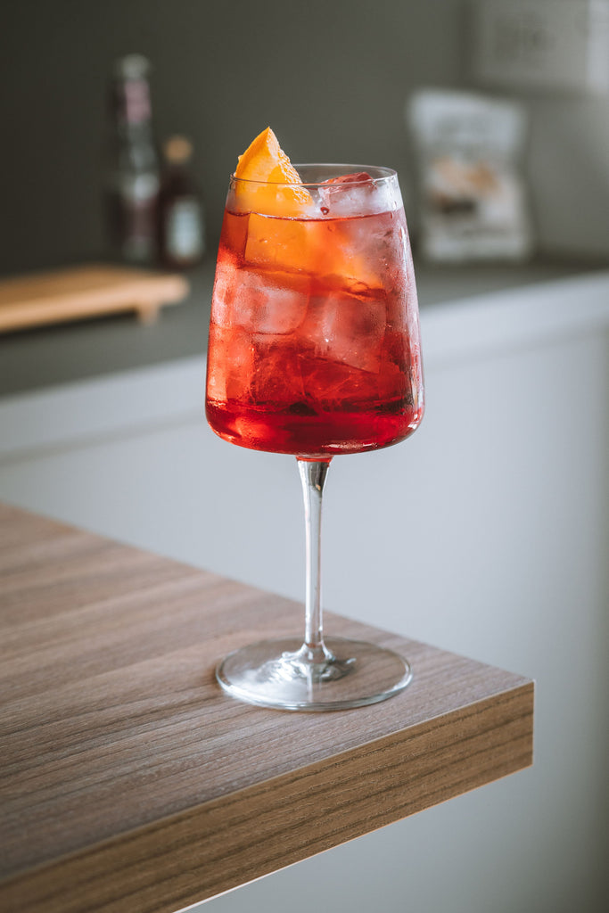 Kit Spritz delle Feste natalizio con prosecco, Campari, Select e snack pugliesi